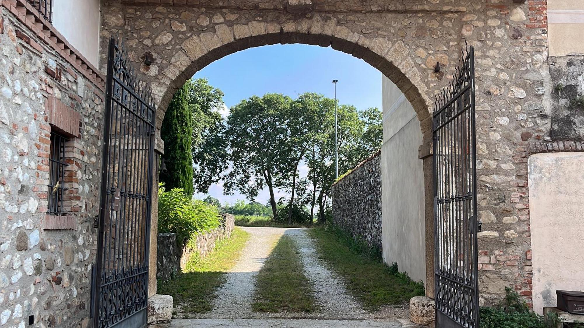 Bed and Breakfast Antico Cascinale Lombardo Lonato del Garda Exterior foto